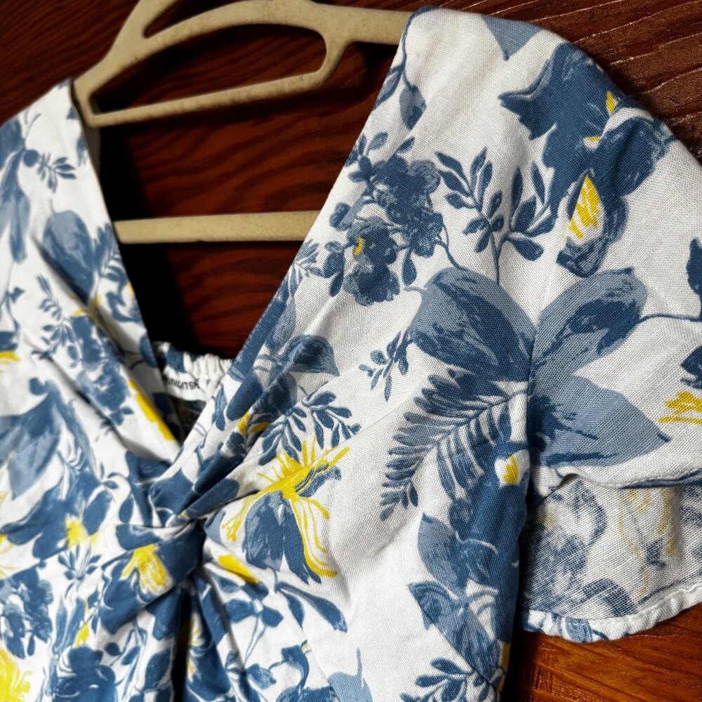 Blue and yellow cropped floral top